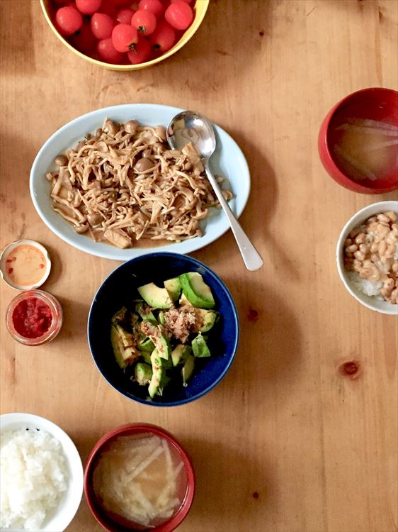 旅先で 旬の野菜 採れたての美味しさよ 我が家のごはん日記 良原リエさんちの食卓 4 Kodomoe コドモエ 親子時間 を楽しむ子育て情報が満載