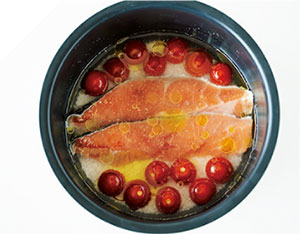 子どもが好きな定番食材で。鮭とミニトマトの炊き込みごはん【2つの素材で炊き込みごはん・1】の画像3