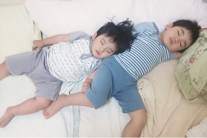 子どもが寝ている写真を撮るときのポイント ママカメラマンのスマホ写真術 12 Kodomoe コドモエ 親子時間 を楽しむ子育て情報が満載