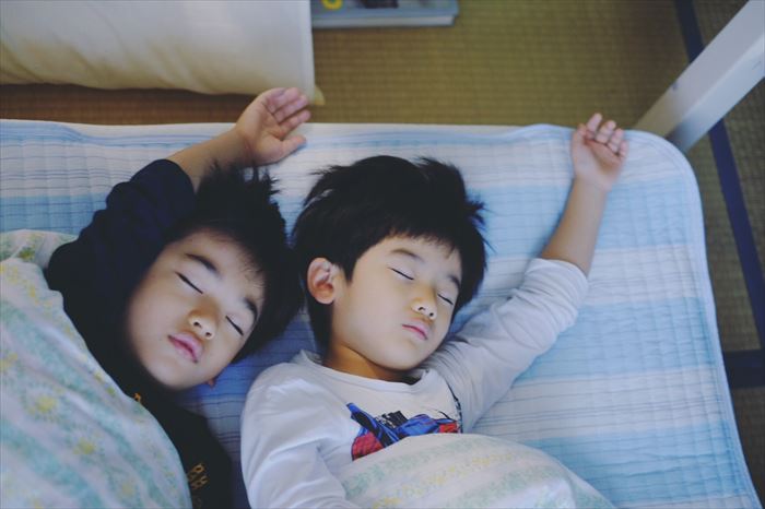子どもが寝ている写真を撮るときのポイント ママカメラマンのスマホ写真術 12 Kodomoe コドモエ 親子時間 を楽しむ子育て情報が満載