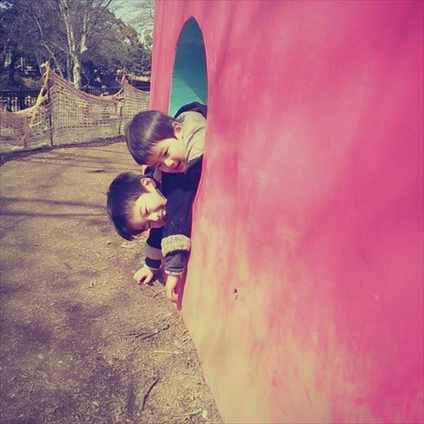 滑り台で、ブランコで。公園で子どもの写真を撮るときのポイント【ママカメラマンのスマホ写真術・13】の画像7