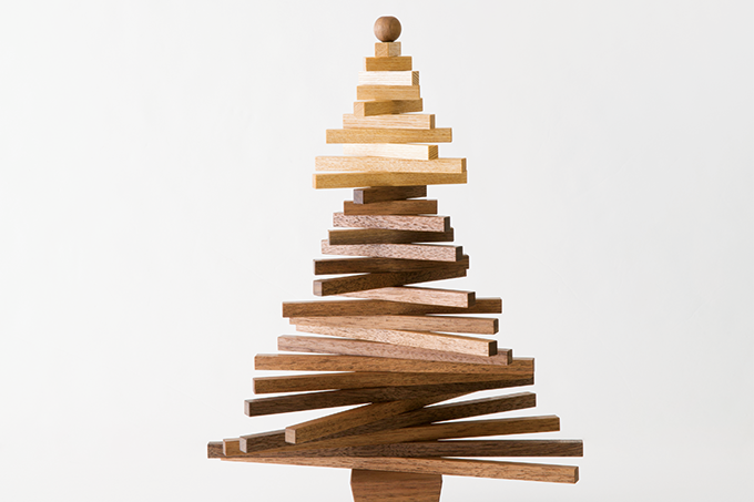 ウッドワークの人気商品！木のスティックで楽しむ卓上「クリスマスツリー」【「かうめも」2021年12月号】