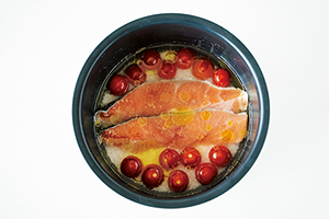 しらいのりこさんに教わる「鮭とミニトマトの炊き込みごはん」の作り方の画像2