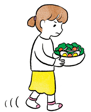 3・4・5歳はお手伝いで「できた！」を味わう。卵を割ったり料理を運んでみよう！【最新号からちょっと見せ】の画像2