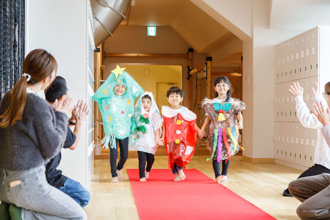 「はらぺこあおむし」のツリーが登場！  親子で楽しむ体験型イベント「ちびっこパーティ 2024・クリスマス」でクリスマス気分を味わおう♪の画像5