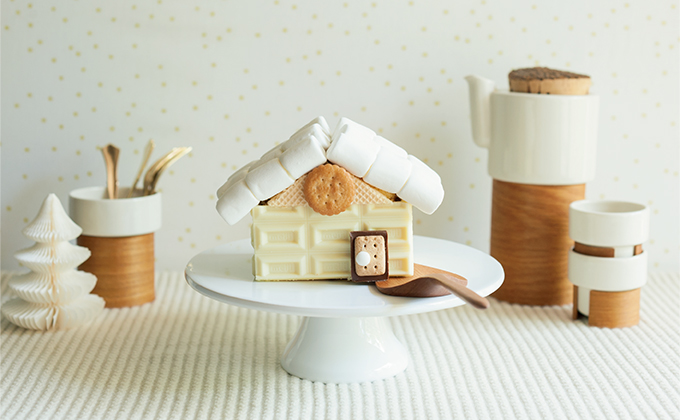 ホワイトクリスマスをカステラと市販のおやつで作ろう！ お菓子の家「まっしろスノーハウス」の画像1