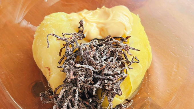 じゃがいもはゆでない！ 塩昆布はごはんにのせない！ 「塩昆布ポテサラ」の作り方【なにもしたくない日のひらめきレシピ・4】の画像6