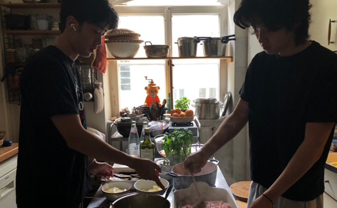 手作りして食べさせてきても、子どもたちは思春期になったら添加物と