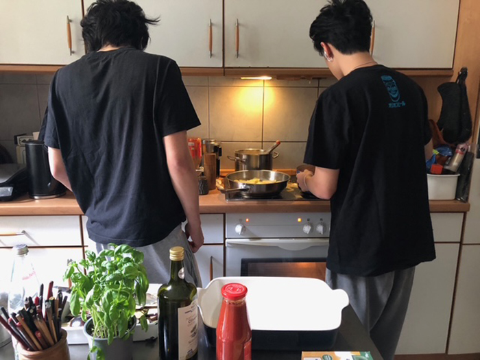手作りして食べさせてきても、子どもたちは思春期になったら添加物とファストフードばかり。でも、それでいいんです…【日登美のタベコト in Berlin・103】の画像1