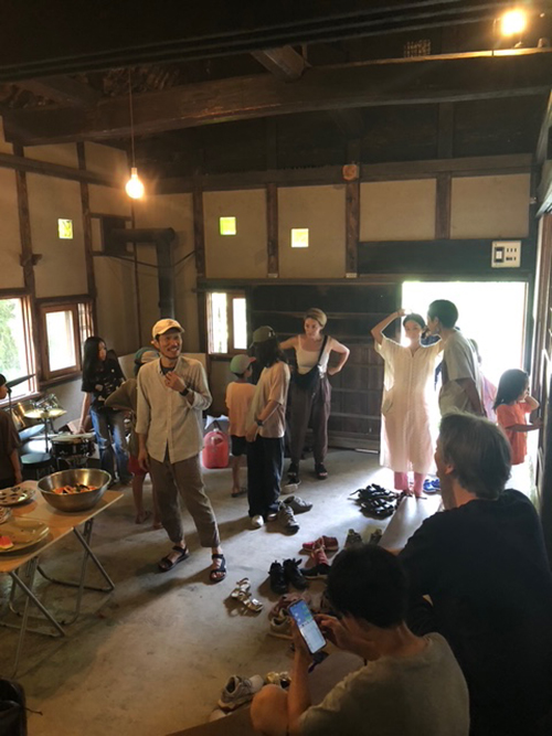 日本に帰国中、千葉県の古民家でオフ会を開催。世界中から夫婦・親子が集まり、まるで一気に大家族になったよう【日登美のタベコト in Berlin・105】の画像4