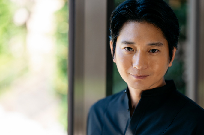 俳優・向井理さんインタビュー「幼いころのサッカーで身につけた、全体を俯瞰で見る力が、今の演技に活きています」の画像2