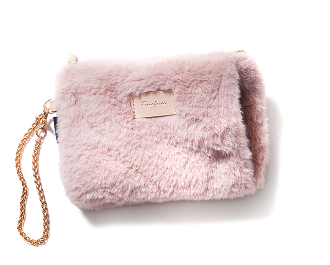 around3000円でママ友へギフトを贈る♪ 寒い日のお出かけもあったか! 両手を温められる「カイロポーチ」のご紹介の画像1