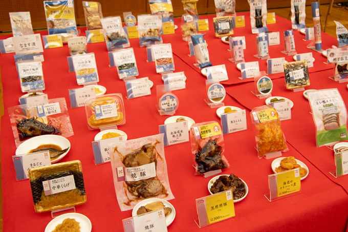 コンビニで豪華「おせち料理」が完成! 盛り付けのコツをおさえて、おしゃれおせちに♪【編集部スタッフイチオシ!】の画像1