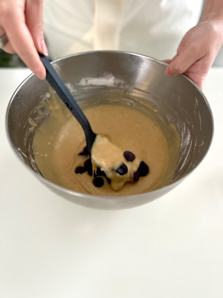 焼くだけ!おやつ「ブルーベリーマフィン」を、担当編集Tがつくってみました【編集部スタッフイチオシ!】の画像1