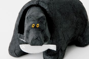 インテリアのアクセントにしたい「張り子のクマさん」【こどモノ12月号】