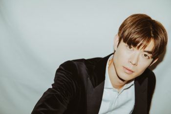 俳優・宮沢氷魚さんインタビュー「小さい頃はウルトラマンなどのヒーローに夢中でした」