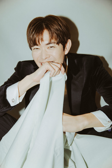 俳優・宮沢氷魚さんインタビュー「小さい頃はウルトラマンなどのヒーローに夢中でした」の画像1