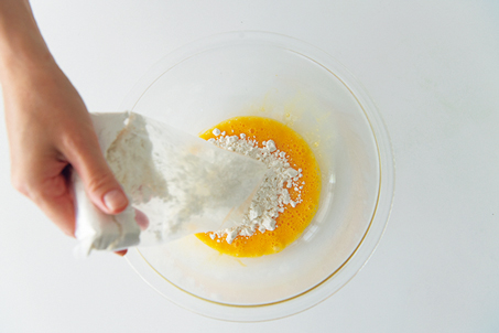 ホットケーキミックスで絵本『ドーナツペンタくん』のかんたんドーナツを作ろう! チョコレートデコレーションのアレンジもご紹介♪の画像3