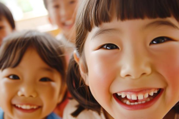 今回が最終回!【kodomoeフォトコンテスト】募集テーマは「ベストスマイル、大集合!」。掲載されたらノラネコぐんだん図書カードプレゼント♪