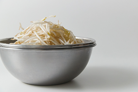 2袋の「もやし」でボリュームアップ！ 食べごたえ◎の「お好み焼き」の作り方の画像2