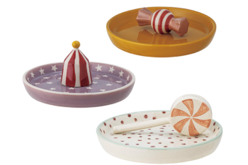 【収納インテリア】「ブルーミングヴィル トレイ」をインテリアのアクセントに！ 大事なものやおやつなどを置いて♪