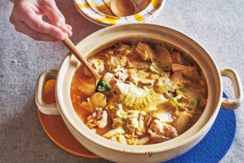 ビタミンCが豊富！ 子どもも食べやすい！ 優秀食材「白菜」を使って「白菜と鶏もも肉のみそチーズ鍋」を作ろう！