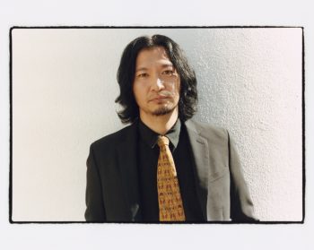 俳優・青木崇高さんインタビュー「子どもの頃から『ほんまか？』と、一旦立ち止まって考えるタイプです」