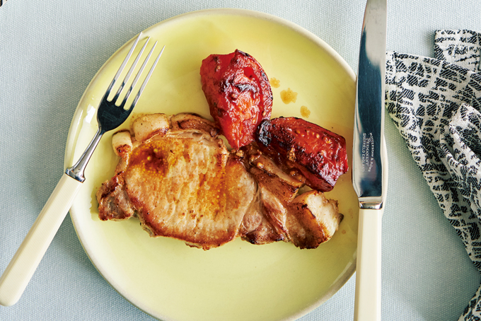 【塩ひとつで完成!】調味料の計量が面倒&調理のたびにレシピを確認したくない人必見!「ポークソテー」の作り方