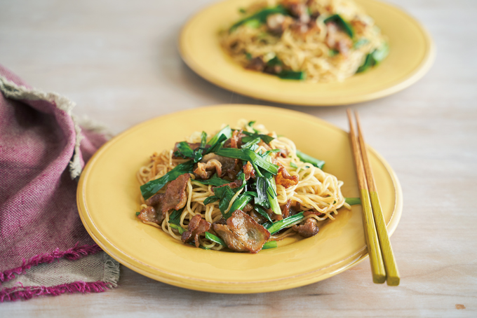 【しょうゆひとつで!】焼きそばもしょうゆのみ!「豚バラとにらの焼きそば」のレシピの画像1