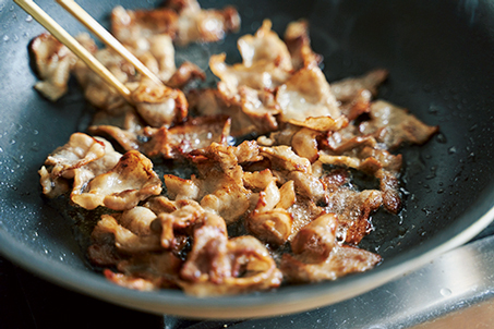 【しょうゆひとつで!】焼きそばもしょうゆのみ!「豚バラとにらの焼きそば」のレシピの画像2