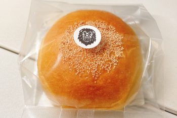 【羽田空港おやつ】唇ではさんだだけでちぎれる、ふわふわの「あんバタパン」がおすすめ！【編集部スタッフイチオシ！】