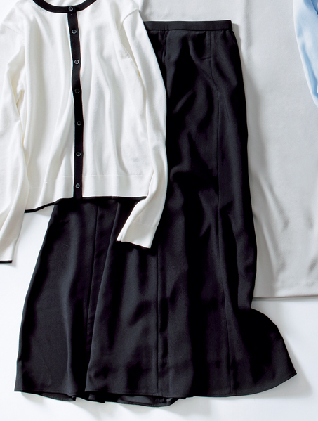 【ユニクロだけでオケージョン】公園遊びもハレの日もOK！ 揺れと落ち感にファン多数の「マーメイド マキシスカート」の画像1