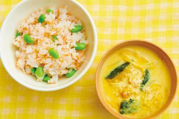 【朝ごはん育脳レシピ】冷凍枝豆でOK！ ポタージュみたいなクリーミーみそ汁が食べやすい「鮭と枝豆の混ぜごはん＆かぼちゃの豆乳みそ汁」