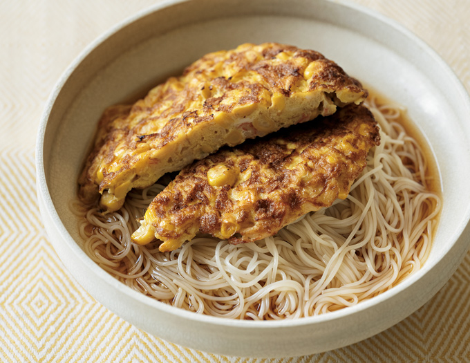 【そうめんレシピ】大胆にのせたかに玉が主役！くずしながら麺に絡めて♪「かに玉のっけそうめん」の作り方の画像1