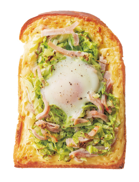 【食パンレシピ】いろいろな食感が楽しい♪ 巣ごもりエッグをトーストにオン!の画像1