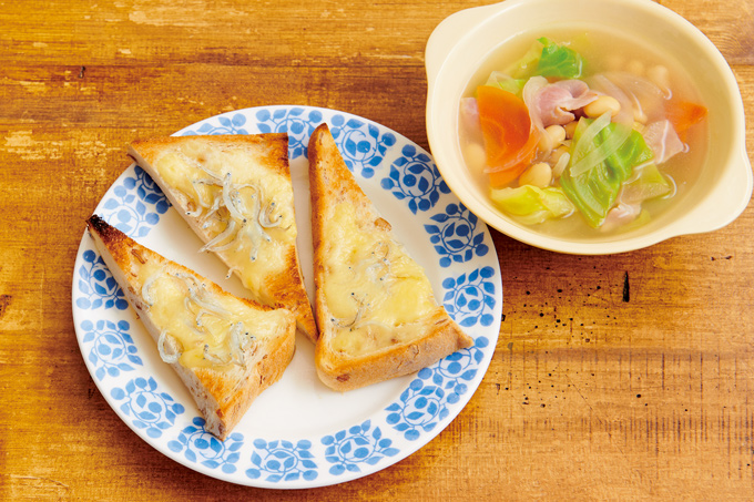 【育脳レシピ】時間のない朝にも◎ カルシウム豊富な「しらすトースト＆大豆の簡単ポトフ」