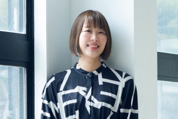 【ロングインタビュー】小説家・辻堂ゆめさん。自分の機嫌をぶつけない、都合を子どもに押しつけない、母のスタンスが子育ての指針