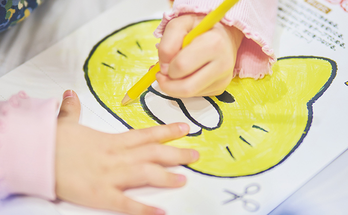 【使ってみました！】クレヨンのように濃く描ける！ 子ども用色鉛筆