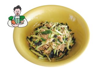 【ツナ缶レシピ】ごま油のコクがあとを引くおいしさ。今井亮さんに教わる「ツナときゅうりのナムル」の作り方