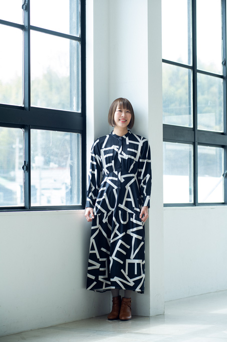 【ロングインタビュー】小説家・辻堂ゆめさん。自分の機嫌をぶつけない、都合を子どもに押しつけない、母のスタンスが子育ての指針の画像1