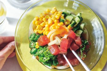 【刺身で作る麺料理】パワーが欲しい日に食べたい「マグロのバクダン風うどん」
