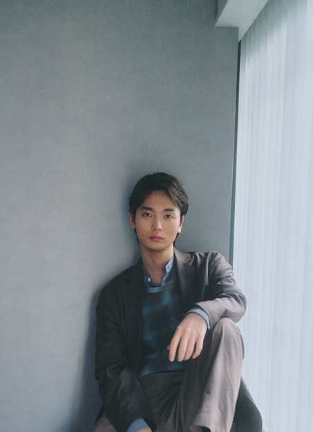 俳優・青木柚さんインタビュー「高橋文哉くんたちとのコミュニケーションが、撮影を乗り切る力になりました」の画像2