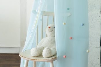 【ロマンティックな天蓋】ピンチハンガーを使って自分だけのスペースを手作りしよう♪