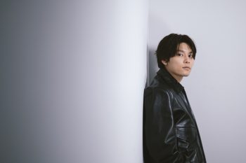 俳優・萩原利久さんインタビュー「小島よしおさんに会いたくて芸能界に入った」「好きなものに一直線なのは変わらない」